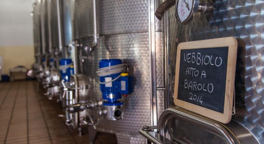 Cascina Arcangelo Raffaele Verduno Exteriör bild